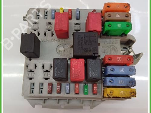 Used Fuse box FIAT PUNTO (188_) 1.2 60 (188.030, .050, .130, .150, .230, .250) (60 hp) 18299474
