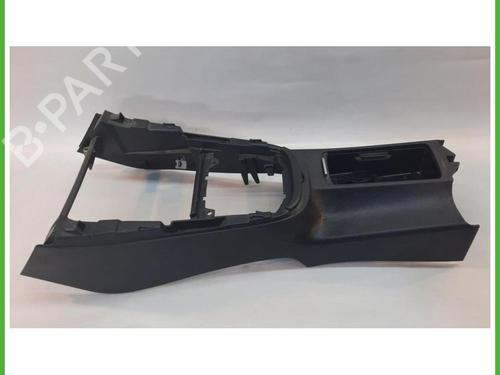 middle-console-vw-golf-vi-5k1-2008-2009-2010-2011-2012-2013-2014-40133860 main image