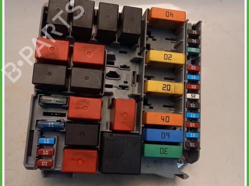 Used Fuse box Fuse box FIAT FIORINO Box Body/MPV (225_) 1.4 Natural Power (225BXC1A, 225AXC1A) (78 hp) 40073370 40073370