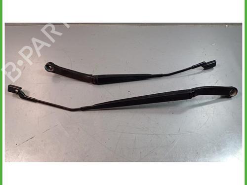 Used Front windshield wiper arm Front windshield wiper arm FIAT TIPO Saloon (356_, 357_) 1.3 D (356SXB1A, 356SXH1A, 356SXD1A) (95 hp) 40137473 40137473