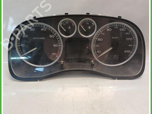 Used Instrument cluster PEUGEOT 307 (3A/C) 1.6 16V (109 hp) 31143672