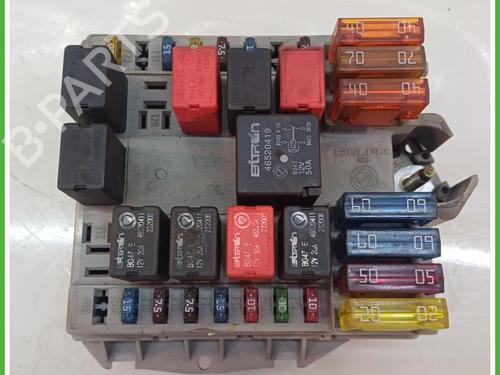 Used Fuse box Fuse box FIAT DOBLO Box Body/MPV (223_) 1.9 JTD (223ZXE1A) (100 hp) 40138502 40138502