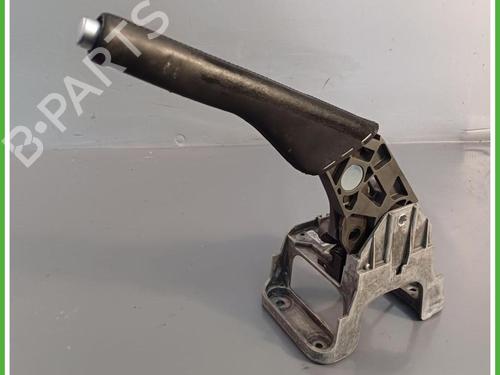 hand-brake-vw-touran-1t3-2010-2011-2012-2013-2014-2015-2016-40140452 main image