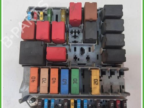 Used Fuse box Fuse box CITROËN C3 Picasso (SH_) 1.4 VTi 95 (SH8FSC, SH8FP0, SH8FP6) (95 hp) 40131733 40131733