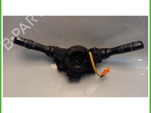 Used Switch Switch TOYOTA YARIS (_P9_) 1.3 VVT-i (SCP90_, SCP90R) (87 hp) 40073575 40073575