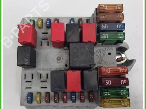 Used Fuse box Fuse box VW POLO IV (9N_, 9A_) 1.9 TDI (101 hp) 40131876 40131876