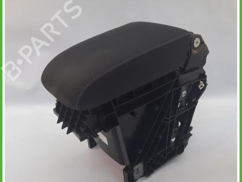 Used Armrest / Center console VW GOLF VII (5G1, BQ1, BE1, BE2) 1.6 TDI (90 hp) 13744864