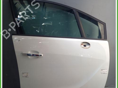 Used Right front door OPEL MERIVA B MPV (S10) 1.4 (75) (120 hp) 28019593