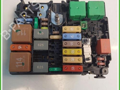 Used Fuse box Fuse box OPEL CORSA F (P2JO) 1.2 (68) (75 hp) 40144050 40144050