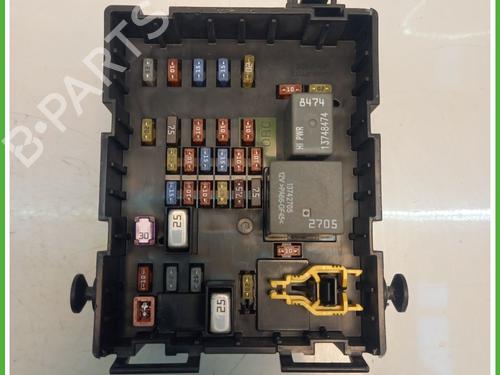 Used Fuse box FIAT FREEMONT (345_) 2.0 JTD 4x4 (170 hp) 30198176