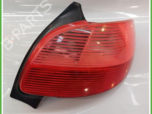 Used Right taillight PEUGEOT 206 Hatchback (2A/C) 1.1 i (60 hp) 18105551