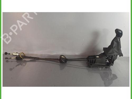 Used Gear lever Gear lever PEUGEOT 208 I (CA_, CC_) 1.2 VTI 82 (82 hp) 40139271 40139271