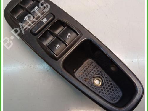left-front-window-switch-fiat-500l-351_-352_-2012-40143583 main image