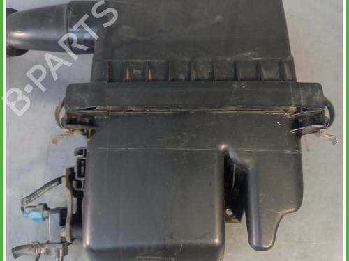 Used Air filter box Air filter box TOYOTA YARIS (_P9_) 1.3 VVT-i (SCP90_, SCP90R) (87 hp) 40072934 40072934