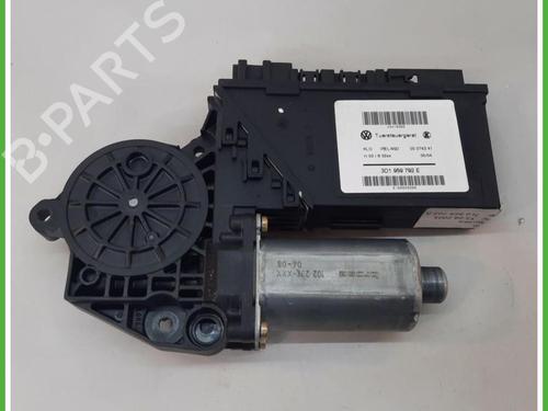 Used Right front window motor Right front window motor PORSCHE CAYENNE (9PA) 3.2 (250 hp) 40134830 40134830