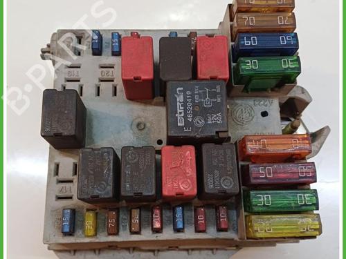 Used Fuse box Fuse box FIAT FIORINO Box Body/MPV (225_) 1.3 D Multijet (225BXD1A, 225BXB1A, 225BXB11) (75 hp) 40138056 40138056