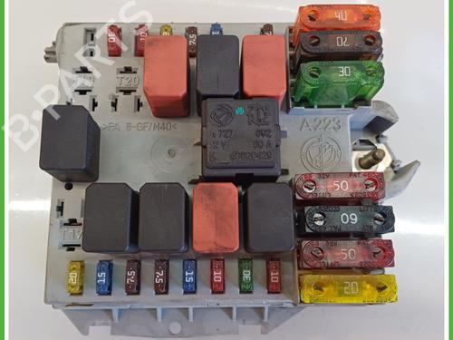 Zekeringkast FIAT PUNTO (188_) 1.2 16V 80 (188.233, .235, .253, .255, .333, .353, .639,... (80 hp) 19083987