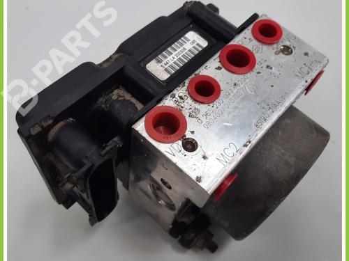 Used ABS pump RENAULT CLIO III (BR0/1, CR0/1) 1.2 16V (BR02, BR0J, BR11, CR02, CR0J, CR11) (75 hp) 11369571