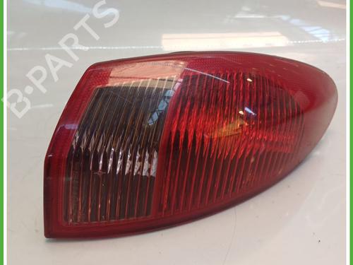 Højre baglygte ALFA ROMEO 147 (937_) 1.9 JTDM 8V (937.AXD1A, 937.AXU1A, 937.BXU1A) (120 hp) 27981557