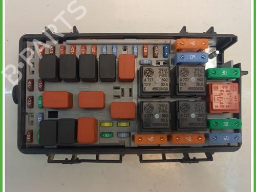 Used Fuse box FIAT GRANDE PUNTO (199_) 1.3 D Multijet (199.AXD11, 199.AXD1A, 199.AXD1B,... (90 hp) 29563852
