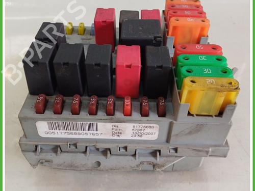 Fuse box FIAT BRAVO II (198_) 1.9 D Multijet (198AXC1B) | BP15621608E1 