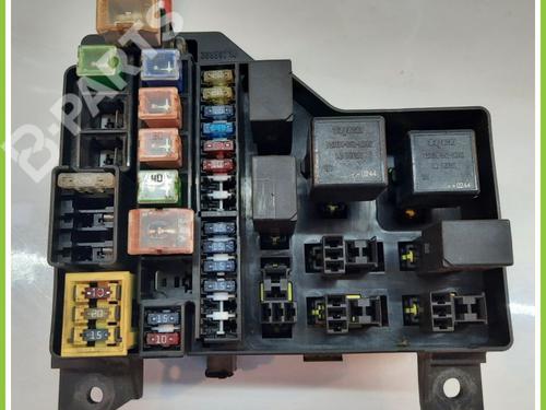 Used Fuse box VOLVO S40 I (644) 1.9 DI (115 hp) 11822407