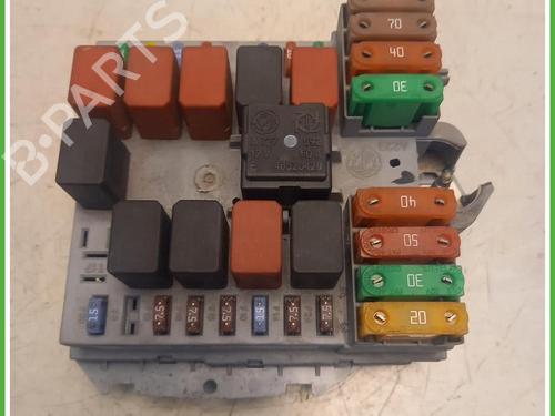 Used Fuse box Fuse box LANCIA MUSA (350_) 1.3 D Multijet (350.AXM11, 350.AXM1A, 350.AXI1A) (95 hp) 40076125 40076125