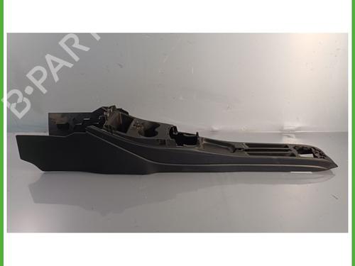Used Armrest / Center console VW POLO V (6R1, 6C1) 1.0 TSI (95 hp) 18602682