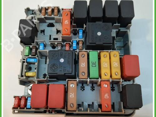 Used Fuse box FIAT GRANDE PUNTO (199_) 1.4 (199AXB11, 199AXB1A, 199BXB1A, 199AXL1A) (77 hp) 13038140