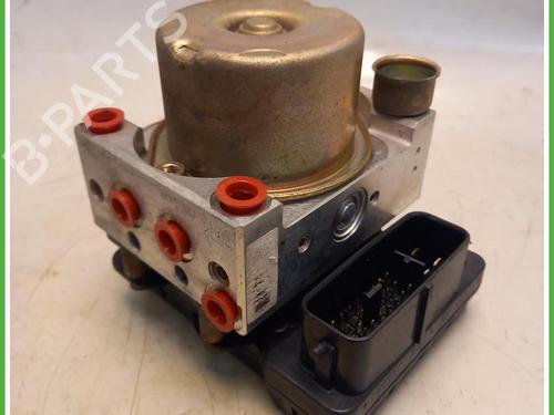 Used ABS pump ABS pump SUZUKI GRAND VITARA I (FT, HT) 2.0 4x4 (TA52, TL52, SQ420) (128 hp) 40076200 40076200