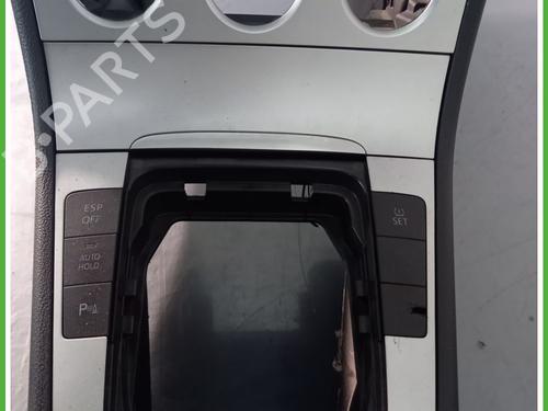 Armrest / Center console VW PASSAT B6 Variant (3C5) 1.4 TSI EcoFuel | BP29355945I20 