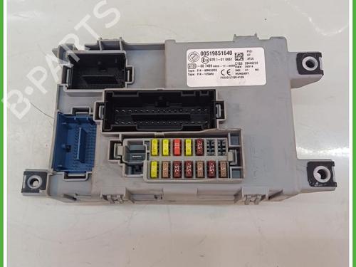 Used Fuse box Fuse box FIAT PANDA (312_, 319_) 0.9 Natural Power (312PXG1A, 312PYC1A) (86 hp) 40138811 40138811