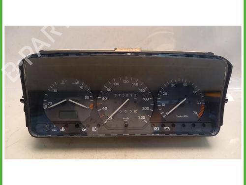 Used Instrument cluster Instrument cluster VW PASSAT B3/B4 Variant (3A5, 35I) 1.8 (90 hp) 40075890 40075890