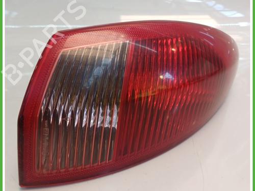 Used Right taillight ALFA ROMEO 147 (937_) 1.9 JTD (937.AXD1A, 937.BXD1A, 937.AXV1A, 937.BXB1A,... (115 hp) 27409867
