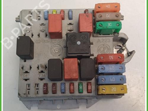 Used Fuse box FIAT PUNTO (188_) 1.2 Bifuel (60 hp) 25627179