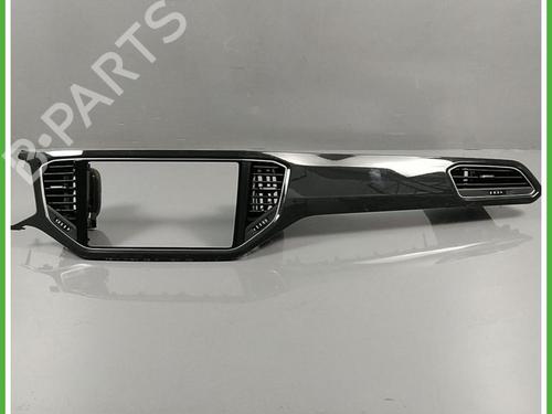middle-console-vw-t-roc-a11-d11-2017-40133091 main image
