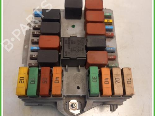 fuse-box-lancia-musa-350_-2004-2005-2006-2007-2008-2009-2010-2011-2012-40073610 main image