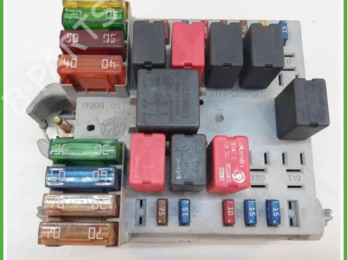 Used Fuse box Fuse box PEUGEOT 107 (PM_, PN_) 1.0 (68 hp) 40132626 40132626