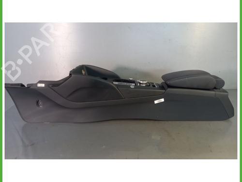 Used Armrest / Center console AUDI A3 Sportback (8VA, 8VF) 2.0 TDI (150 hp) 29355949