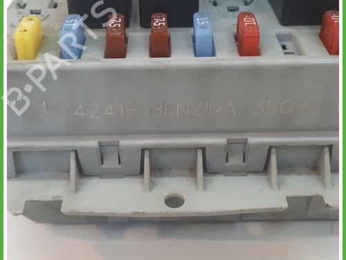 Fuse box ALFA ROMEO 147 (937_) 1.6 16V T.SPARK (937.AXA1A, 937.AXB1A, 937.BXB1A) | BP13637534E1 