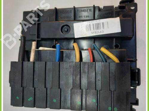 Fuse box CITROËN C3 I (FC_, FN_) 1.4 HDi | BP11370555E1 