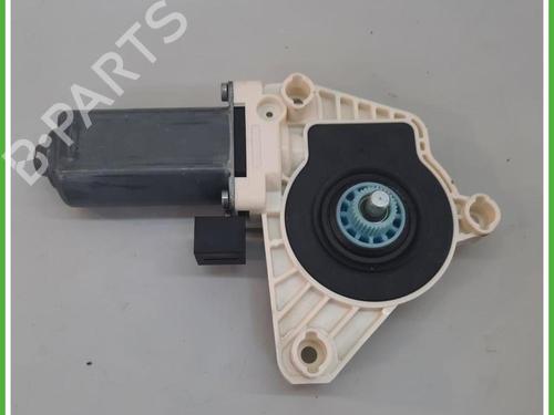Used Right front window motor Right front window motor VW GOLF VII (5G1, BQ1, BE1, BE2) 1.6 TDI (90 hp) 40135284 40135284
