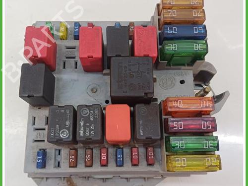 Used Fuse box Fuse box LANCIA YPSILON (843_) 1.3 JTD (843.AXD11, 843.AXD1A) (70 hp) 40138710 40138710