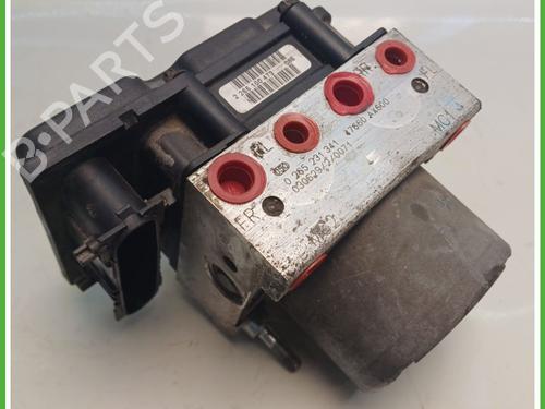Used ABS pump NISSAN MICRA III (K12) 1.2 16V (80 hp) 21605809