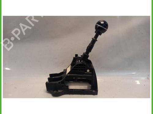Used Gear lever Gear lever FIAT 500L (351_, 352_) 1.4 (199LYB1B) (95 hp) 40074845 40074845