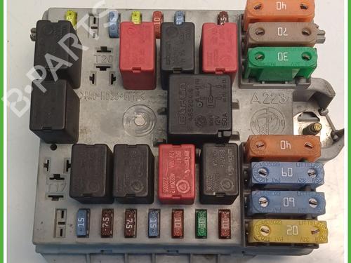 Zekeringkast FIAT PUNTO (188_) 1.3 JTD 16V (70 hp) 25708172