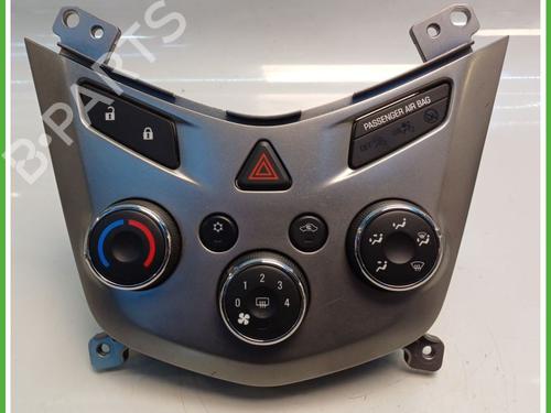 Used Climate control CHEVROLET AVEO Hatchback (T300) 1.3 D (95 hp) 23129906