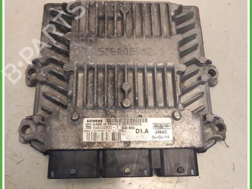 Used Engine control unit (ECU) Engine control unit (ECU) VOLVO V50 (545) 2.0 D (136 hp) 40075868 40075868