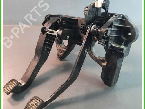 Used Pedal OPEL KARL (C16) 1.0 (73 hp) 14912320