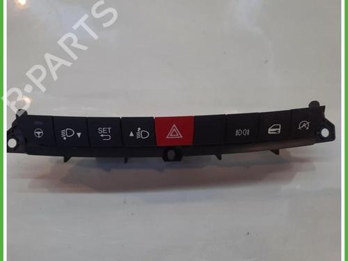 Used Switch Switch FIAT 500L (351_, 352_) 1.3 D Multijet (199.LYM11, 199.LYM1A) (95 hp) 40133047 40133047